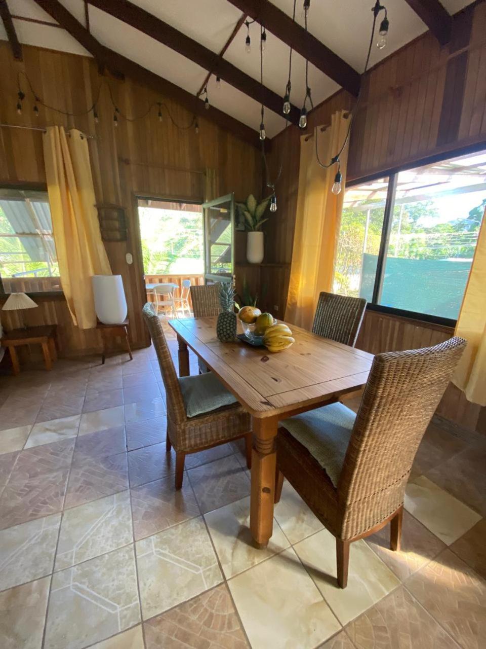 Pura Vida Boutique Puerto Viejo de Talamanca