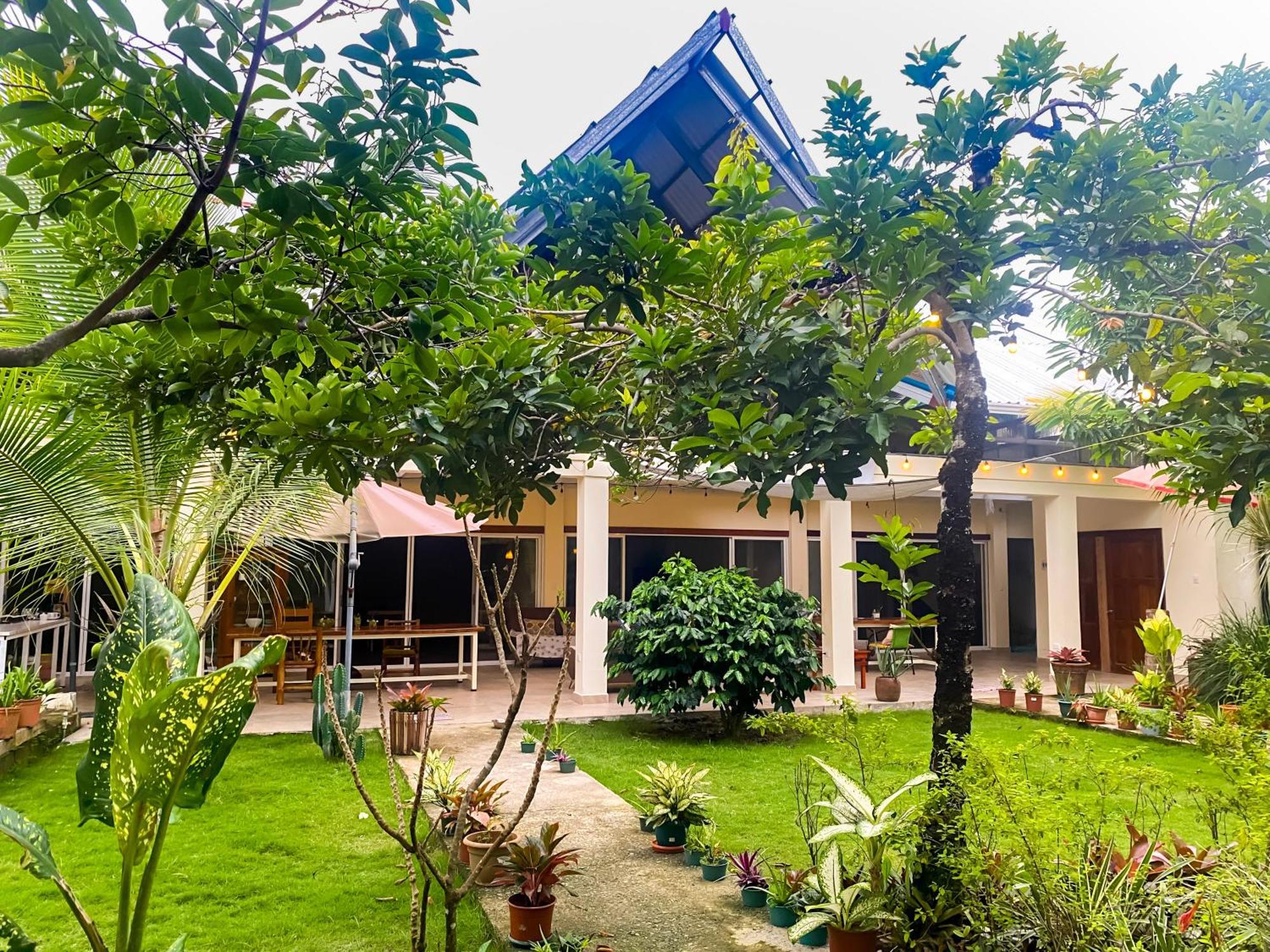 Pura Vida Boutique *